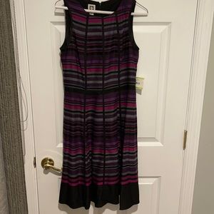 Anne Klein. Midi fit and flare.